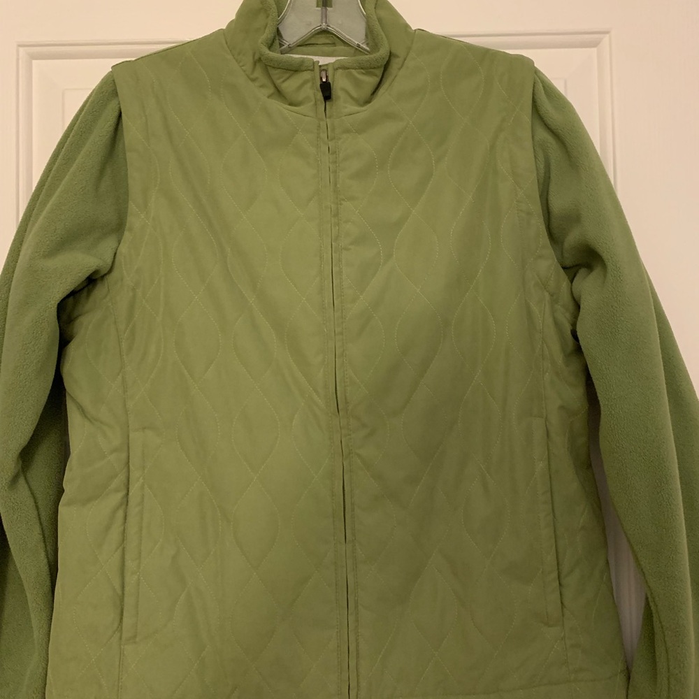 Womens golf jacket that turns into a vest
